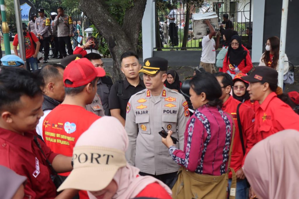 Kapolres Garut Pimpin Langsung Pengamanan Aksi Unjuk Rasa SBMG KASBI PT. Danbi Internasional-3.jpeg